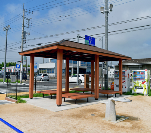 伊勢甚友部スクエアこども広場（四阿）