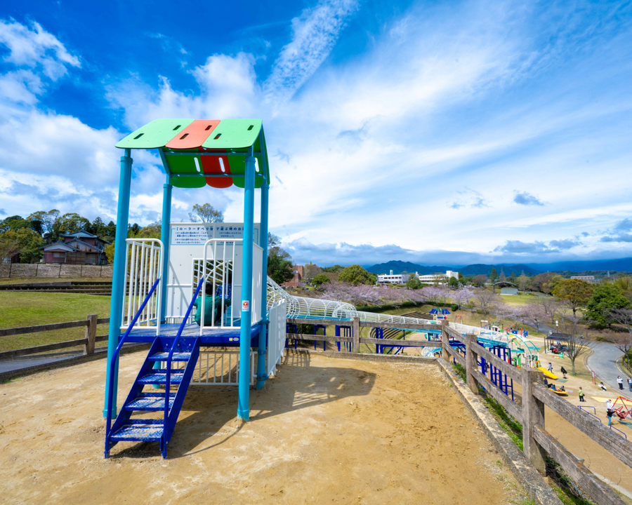 亀山公園（ローラーすべり台）の画像