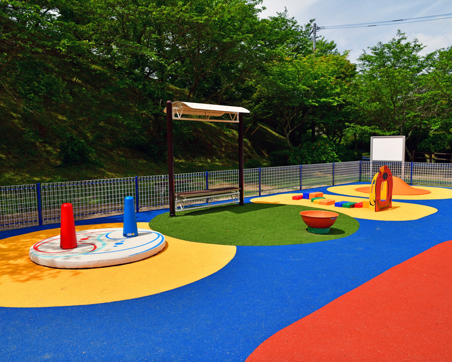 甘木公園（インクルーシブ公園製品）の画像